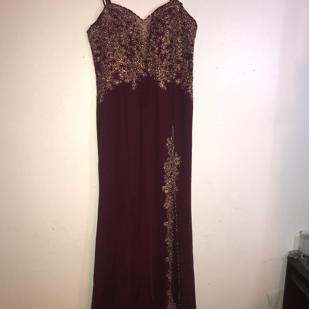 Beautiful burgundy/gold trimming dress